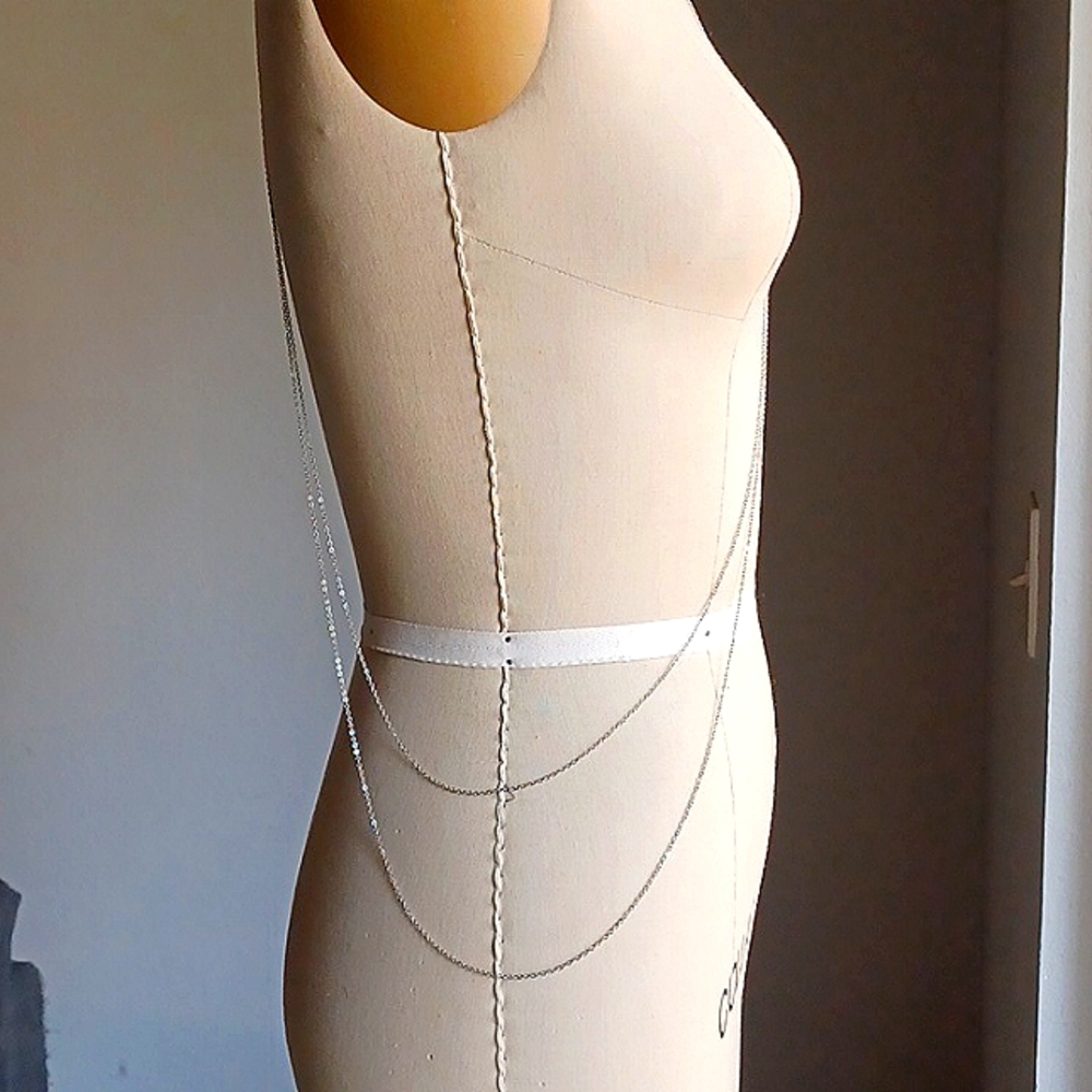 Body Chain Crystal Center Adjustable Closure Body Jewelry - Picture 3 of 5